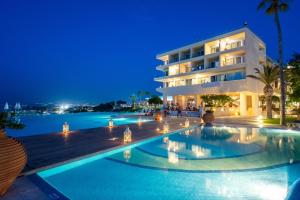Bazén v ubytování Leptos Panorama Hotel nebo v jeho okolí