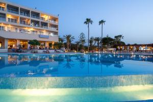Bazén v ubytování Leptos Panorama Hotel nebo v jeho okolí