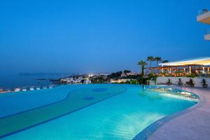 Bazén v ubytování Leptos Panorama Hotel nebo v jeho okolí