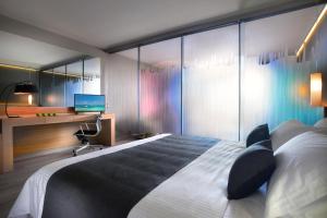 Posteľ alebo postele v izbe v ubytovaní Blue Dolphin Hotel