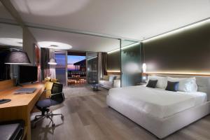 Posteľ alebo postele v izbe v ubytovaní Blue Dolphin Hotel