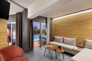 Bazén v ubytovaní Blue Dolphin Hotel alebo v jeho blízkosti