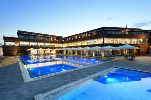 Bazén v ubytovaní Blue Dolphin Hotel alebo v jeho blízkosti