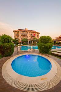 Bazén v ubytování Golden Moon Hotel nebo v jeho okolí