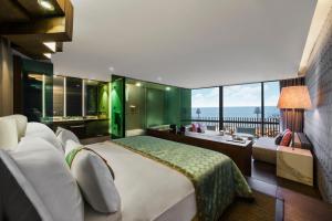 Postel nebo postele na pokoji v ubytování Maxx Royal Kemer Resort