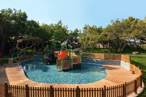Bazén v ubytování Maxx Royal Kemer Resort nebo v jeho okolí
