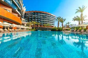 Bazén v ubytování Calyptus Kirman Premium - Ultra All Inclusive nebo v jeho okolí