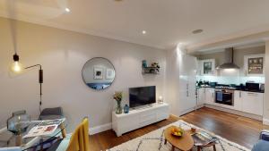 Kuchyň nebo kuchyňský kout v ubytování Madison Hill - White Hill House 3 - 1 bedroom flat