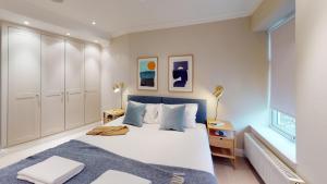 Postel nebo postele na pokoji v ubytování Madison Hill - White Hill House 3 - 1 bedroom flat