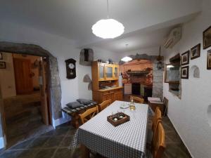 Posezení v ubytování Holiday home in Dobrec 15114