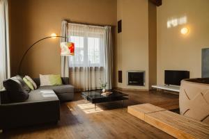 A television and/or entertainment centre at Tenuta Borgo Santa Cecilia