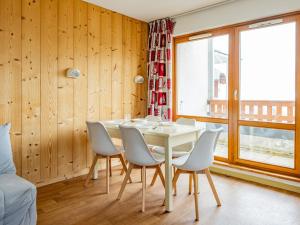 Χώρος καθιστικού στο Appartement aux pistes, 6 pers, 2 ch, sans wifi - FR-1-807-129 +8 φωτογραφίες