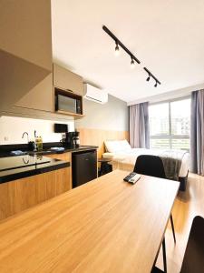 Kuchyň nebo kuchyňský kout v ubytování UniHome Niterói by Housi