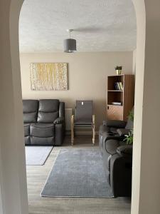 Galeriebild der Unterkunft Near Saltaire, Bingley, Beautiful & Spacious, Entire 2-Bed House, Kitchen, Washer Dryer, Parking & Garden in Bradford + 49 Fotos