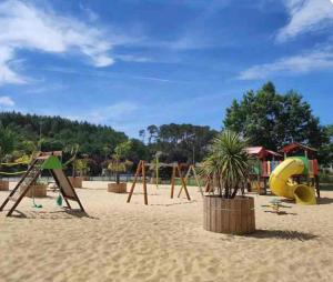 Legeområdet for børn på Cottage refait à neuf en octobre 2025 dans villages vacances Fougeres villages sous les pins pas de draps serviettes dans le logement ménage à vous de le faire obligatoirement