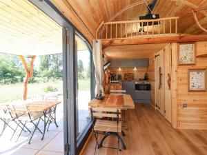 Köök või kööginurk majutusasutuses Bugley Pools Hideaway