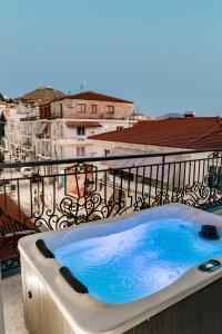 Bazén v ubytování Mae Select Hotel nebo v jeho okolí