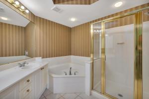 Ένα μπάνιο στο St. Simons Grand #323 +30 φωτογραφίες