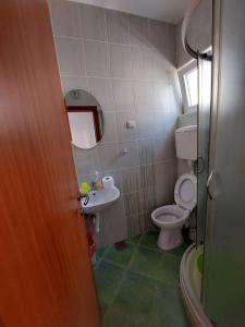 Koupelna v ubytování Vesna apartmani, Igalo