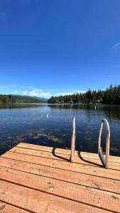 Gallery image of Brand-new, lakeside cabin, 1 hour from Seattle. in Black Diamond