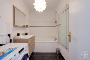 Koupelna v ubytování Le St Côme - 4V - 2 chambre - Proche Tours Centre + 21 fotografií