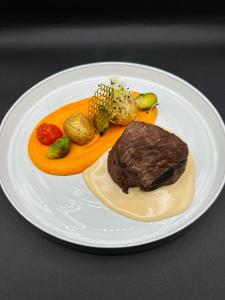 Jídlo v hotelu nebo okolí