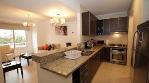 Dapur atau dapur kecil di Mahogany Suites by Skyreach Group