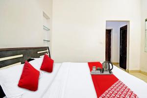 Φωτογραφία από το άλμπουμ του Hotel O 4 Seasons σε Thūr