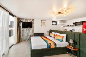 Fotografie z fotogalerie ubytování PREMIUM APARTMENTS WITH TERRACE IN OLD TBiLISI v destinaci Tbilisi City