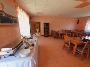 Restoran või mõni muu söögikoht majutusasutuses Penzion Apartmány Libošovice