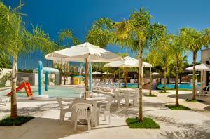 A piscina localizada em Best Western Suites Le Jardin Caldas Novas ou nos arredores
