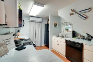A kitchen or kitchenette at Lakeside Haven with Deck and Views in Jefferson!