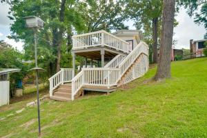 A garden outside Lakeside Haven with Deck and Views in Jefferson!