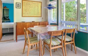 Galería fotográfica de Lovely Home In Egå With Wifi en Egå