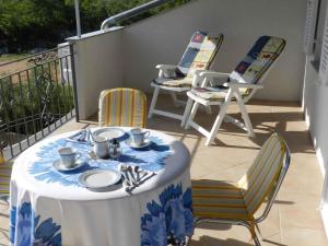 Μπαλκόνι ή βεράντα στο Apartment in Malinska I