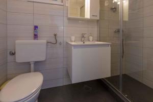 Koupelna v ubytování Apartment in Crikvenica 39237 + 24 fotografií