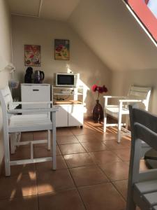 Cucina o angolo cottura di Appartement, 2 chambres, Terrasse vue mer, très calme, Piscine premium, accès direct aux plages, restaurants, Village Vacances