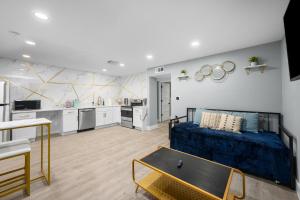 Køkken eller tekøkken på Hip & Quirky Montrose Flat with Pool Access & Parking