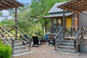 Balkoni atau teres di Camp Comfort