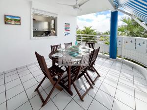 Μπαλκόνι ή βεράντα στο Appartement Trois Ilets Autentik hm302 2ch vue mer