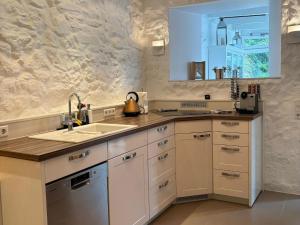 Köök või kööginurk majutusasutuses Ferienparadies in der Vulkaneifel