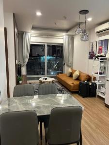 Ruang duduk di Homestay Sapphire bến đoan- Căn hộ khách sạn 18A22 2 phòng ngủ 2 giường đôi 1 vệ sinh