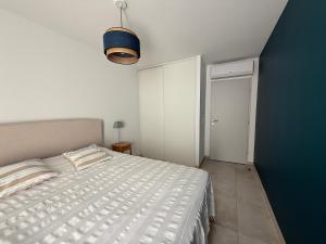 Gallery image of Élégant T2 avec terrasse à Sète, parking sécurisé - FR-1-338-627 in Sète +23 photos