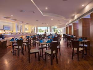 A restaurant or other place to eat at The Sunway Manor