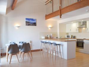 Nhà bếp/bếp nhỏ tại Marina Retreat