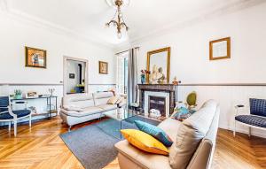 Χώρος καθιστικού στο Awesome Home In Capendu