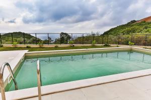 Bazén v ubytování Orange Tree Pool Villas - Sea View and Private Pool nebo v jeho okolí
