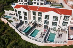 Bazén v ubytování Orange Tree Pool Villas - Sea View and Private Pool nebo v jeho okolí