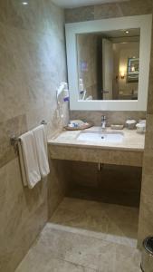 Phòng tắm tại Alesta Residence