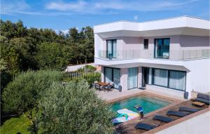 Bazén v ubytování Villa Costa nebo v jeho okolí